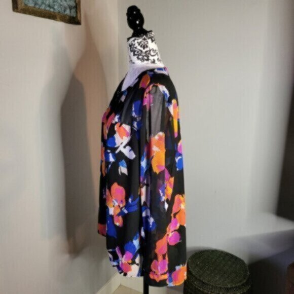 Vince Camuto Colorful Floral Print Chiffon Blouse Size Medium - Picture 6 of 10